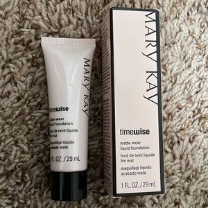 Mary Kay TimeWise Matte-Wear Liquid Foundation 1 fl. oz. / 29ml - Ivory 7
